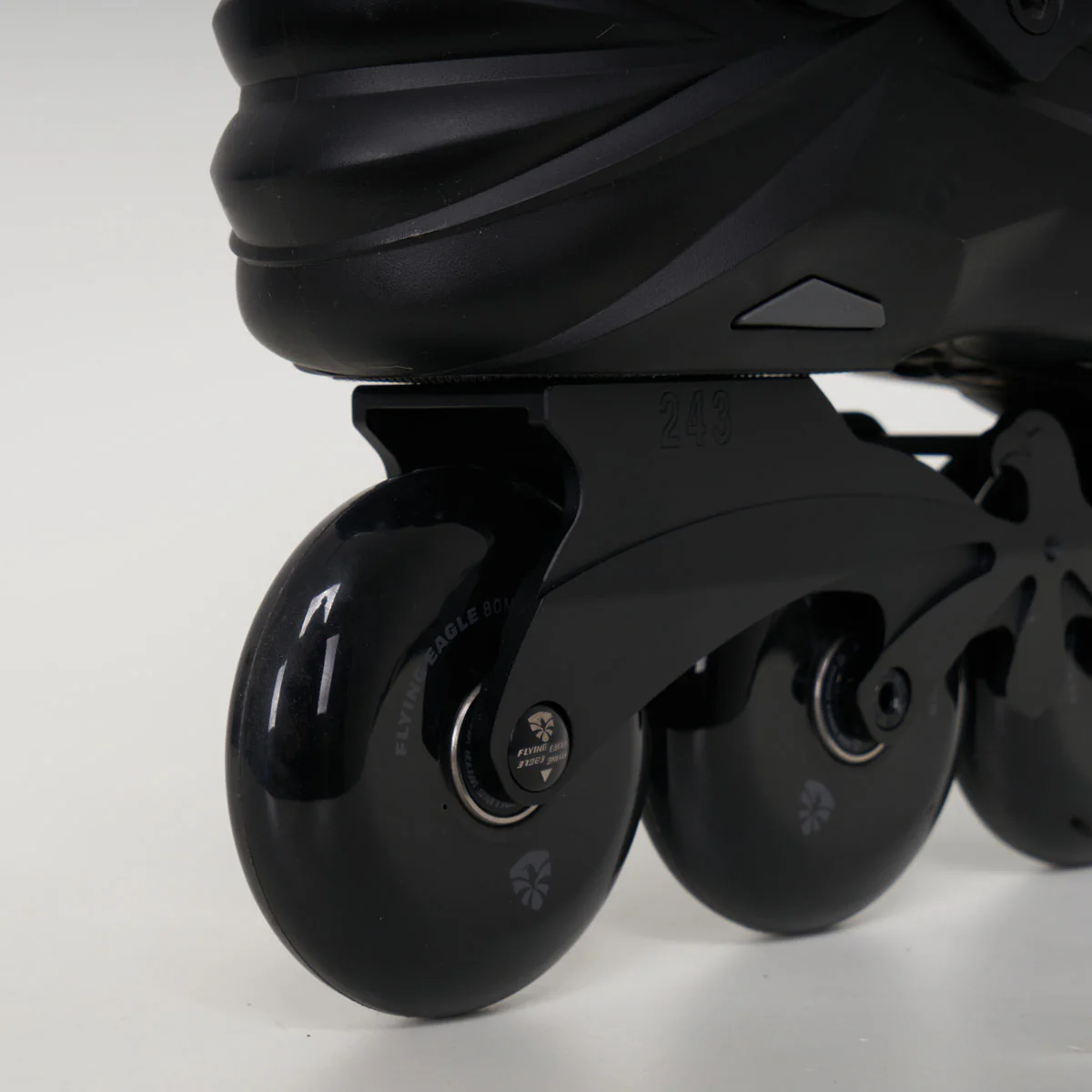 Flying Eagle Reaver Freestyle Inline Skates - Unisex - Black - Image 4