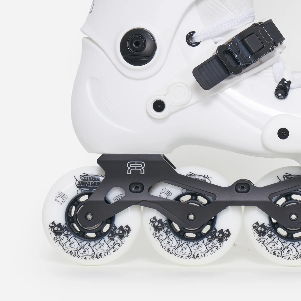 FR Skates FR1 80 Deluxe Intuition - Unisex - White (2025/2026 Version with white/white intuition liner) - Image 3