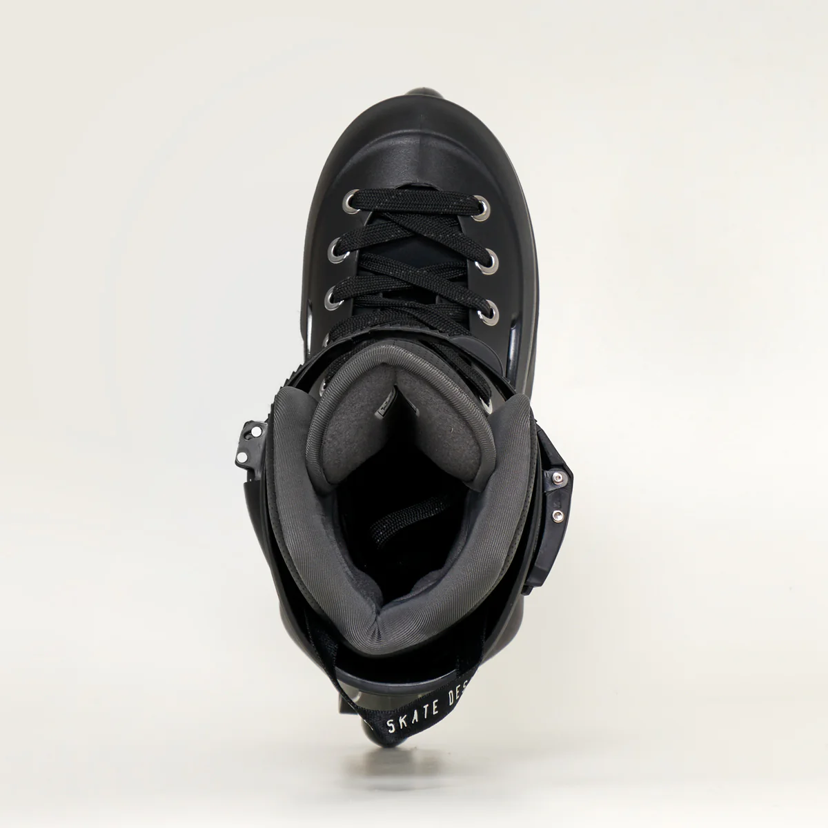 USD Sway Chess Skates - Black - Image 4